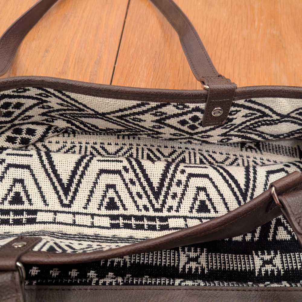 Elegant Black and White Geometric Tote - Picture 8 of 8